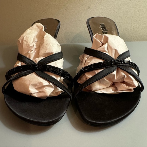 NWOT DRESSY SANDAL - Picture 4 of 6